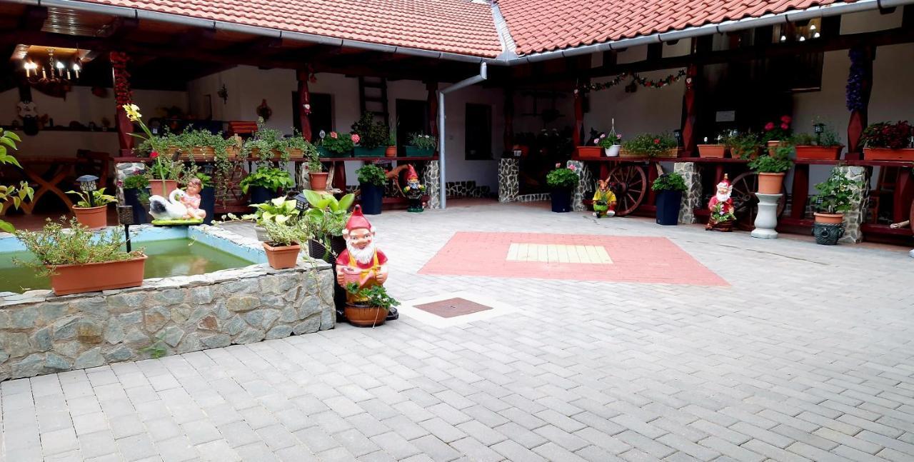 Mehadica House Villa Luaran gambar