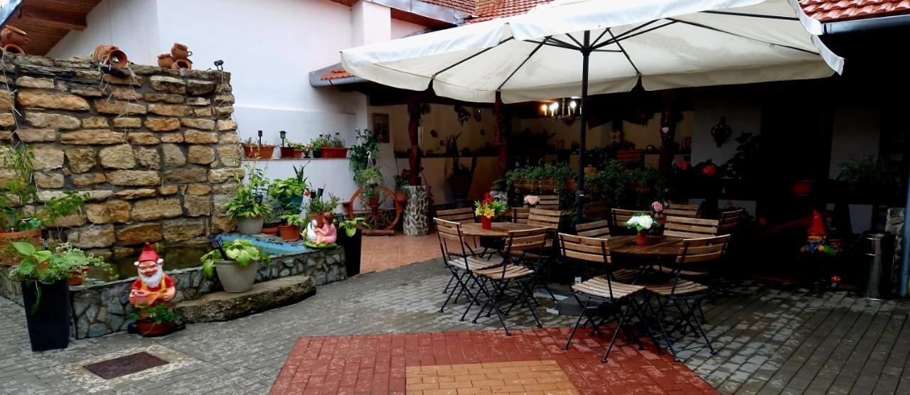 Mehadica House Villa Luaran gambar