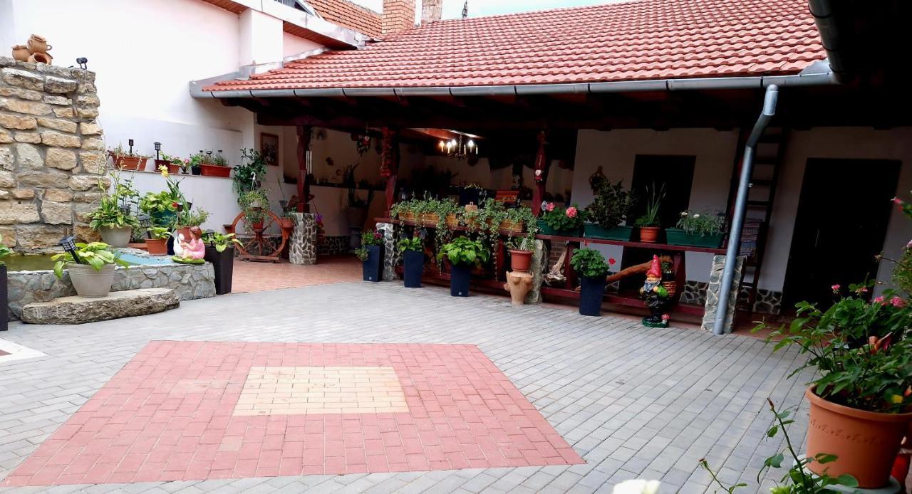 Mehadica House Villa Luaran gambar