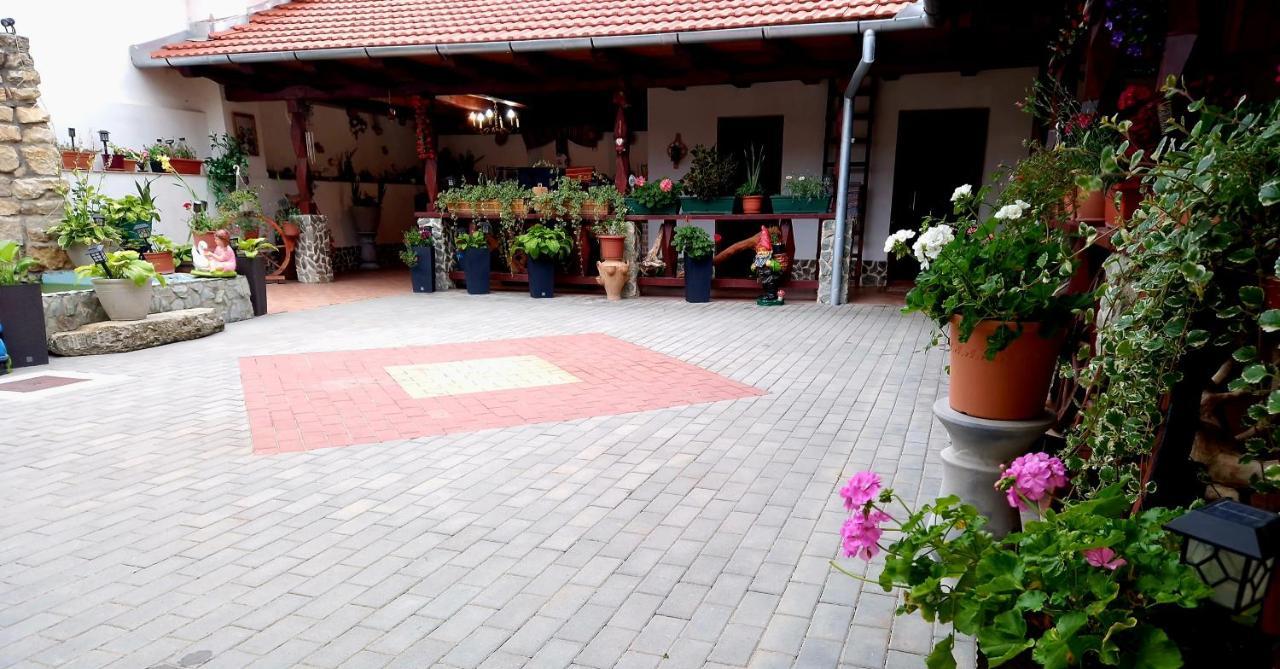 Mehadica House Villa Luaran gambar